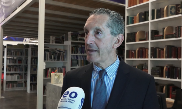 Joseph: Qytetarët duhet t’i ndëshkojnë liderët që nuk arrijnë konsensus, ngërçi parlamentar po e dëmton Kosovën