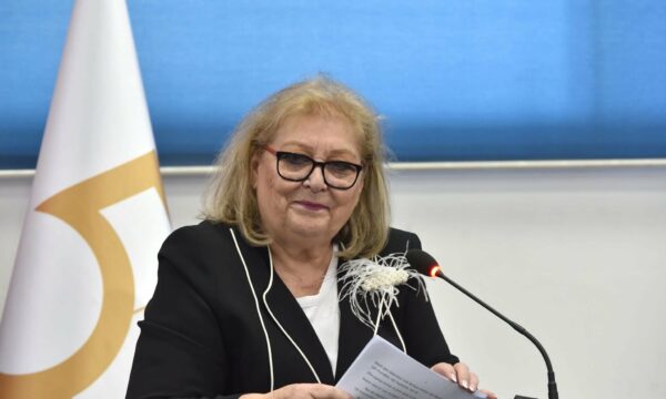 Kurti e propozon Justina Shiroka Pulën për Presidente: E votojmë ligjin për Specialen, le të zotohen se i japin votat për profesoreshën